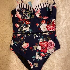 CUPSHE One Piece Floral Design Bathing Suit